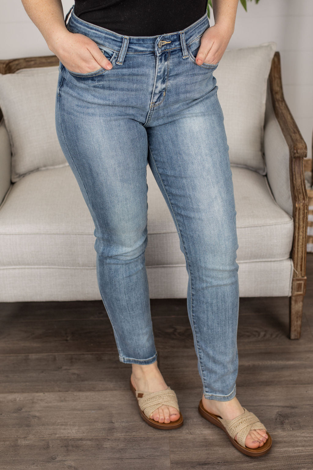 Judy Blue Renee Relaxed Fit Jeans