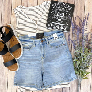 Judy Blue High Rise Light Wash Shorts Hey there Sunshine! does it AGAIN! Our new favorite high rise, light wash mid
