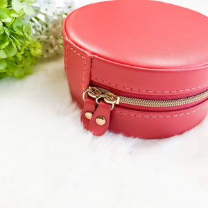 Michelle Mae Molly Circle Jewelry Box - Ella Lane A circle jewelry case that has a soft faux leather exterior. Great for